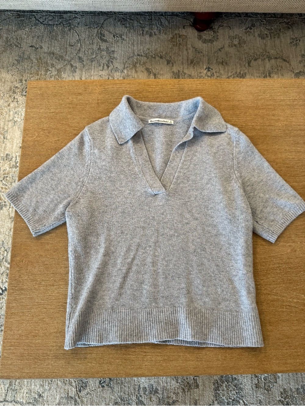 Abercrombie Light Gray Collared Short-Sleeve Sweater - Women